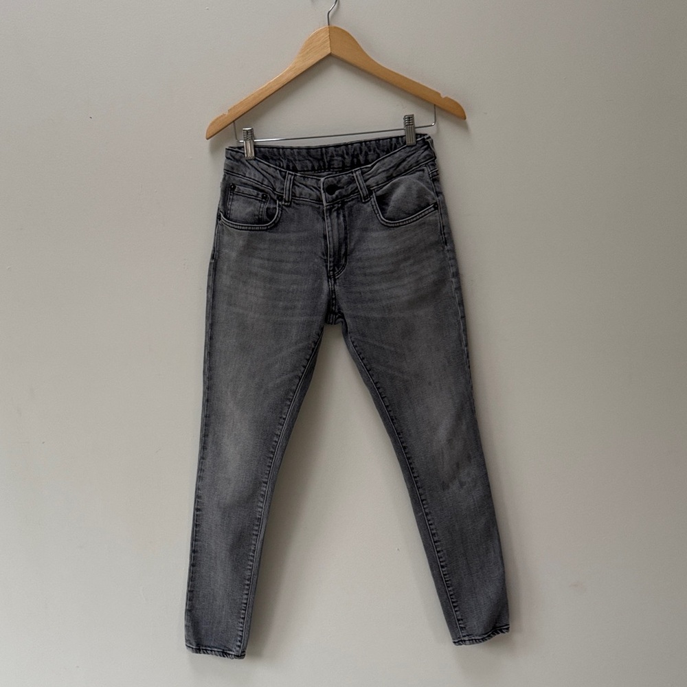 6397 Size 28 Mini Skinny Classic Gray Women's Jeans